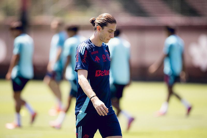 Vai renovar? Bap abre o jogo sobre futuro de Filipe Luís no Flamengo
