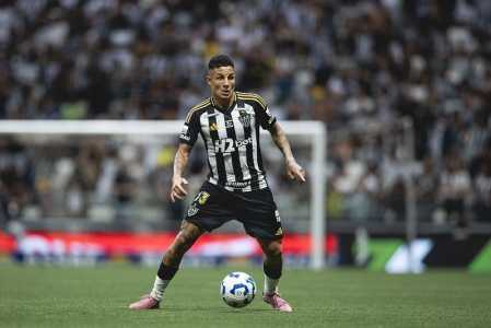 Guilherme Arana, do Atlético, durante jogo do Campeonato Brasileiro em 2025