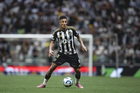 Guilherme Arana, do Atlético, durante jogo do Campeonato Brasileiro em 2025