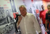 Vai ficar? Presidente do Inter revela destino de Abel Braga no clube