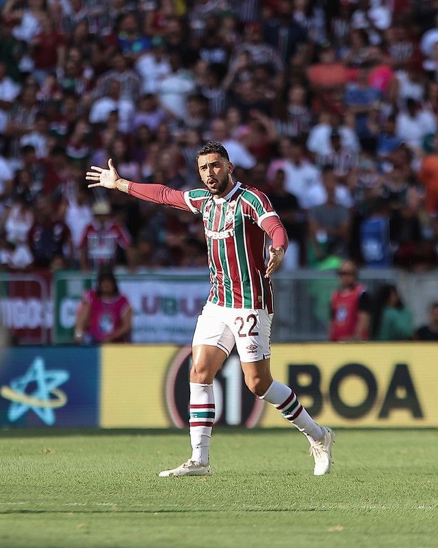 Fluminense recebe proposta e negocia saída de zagueiro titular para o Bologna-ITA