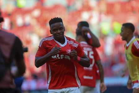 Carbonero comemorando gol pelo Inter