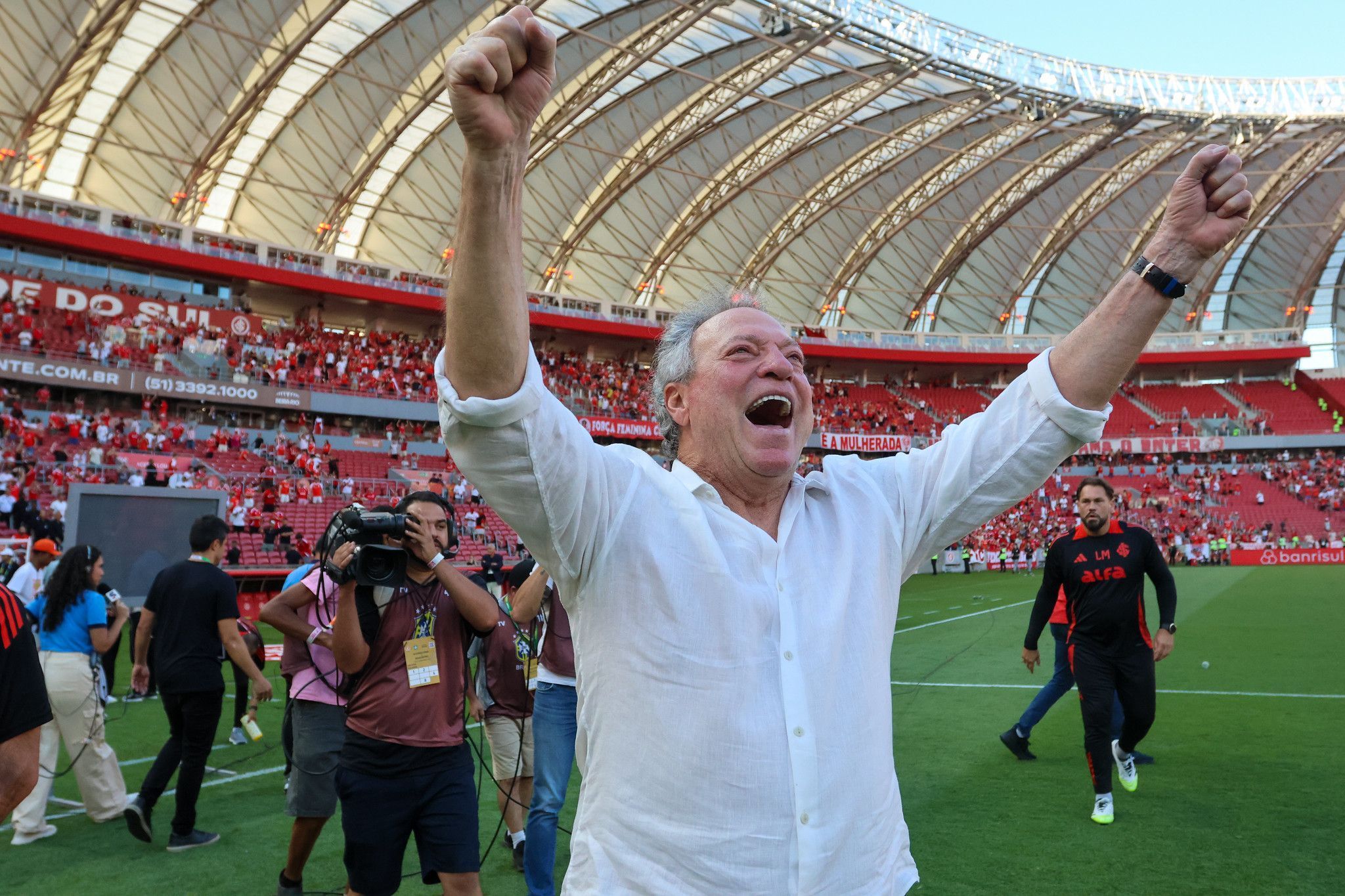 Lideranças do Inter exaltam Abel Braga após permanência na Série A: 'Aura'