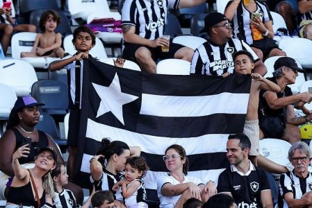 Bandeira do Botafogo no Estádio Nilton Santos, no Rio de Janeiro
