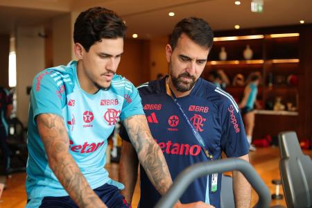 Pedro, camisa 9 do Flamengo, em atividade do Flamengo em Doha, no Catar