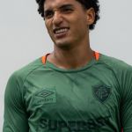 Em baixa e com futura concorrência, Fuentes tem futuro indefinido no Fluminense