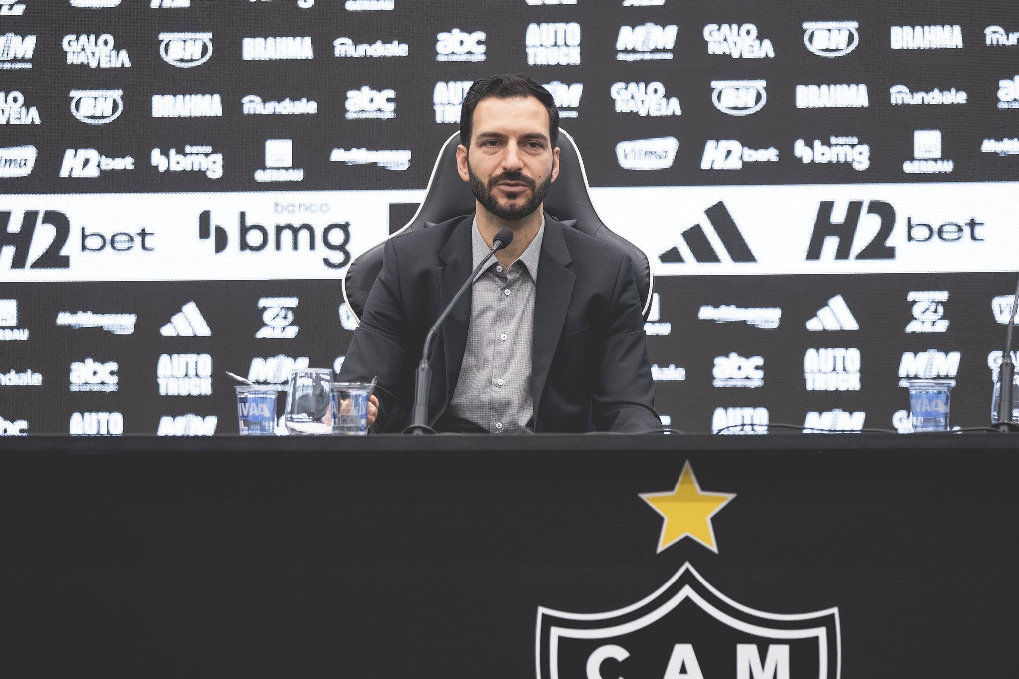 CEO do Atlético analisa janela de transferências e indica novas movimentações