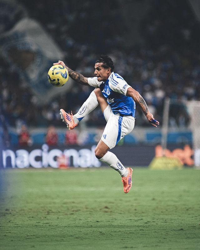 Titular do Cruzeiro leva terceiro amarelo e será desfalque na volta da Copa do Brasil