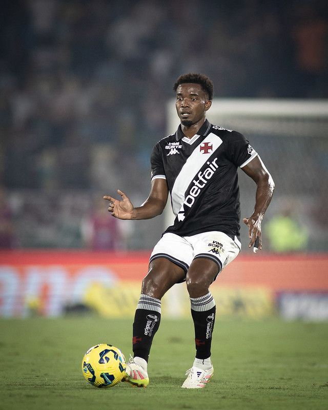 Escalação do Vasco: Diniz vai repetir time diante o Fluminense na Copa do Brasil