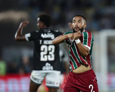 Vasco x Fluminense: Samuel Xavier vibra em clássico pela Copa do Brasil