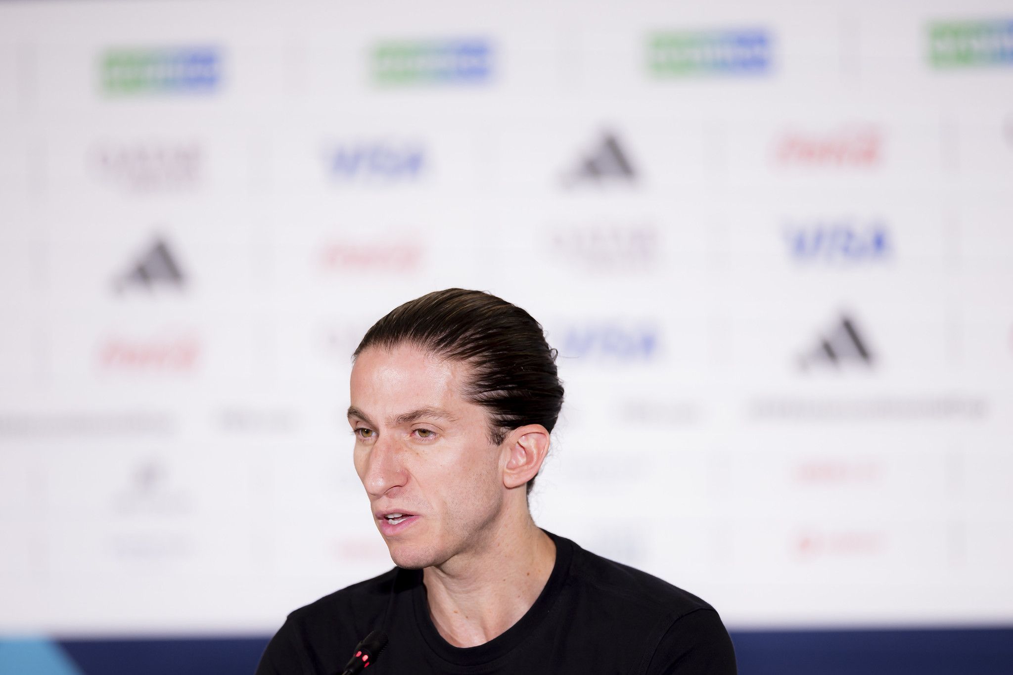 Filipe Luís responde declaração de técnico do PSG: 'Eu não esqueço o massacre'