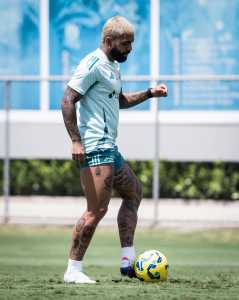 Gabigol durante treino do Cruzeiro na Toca da Raposa II