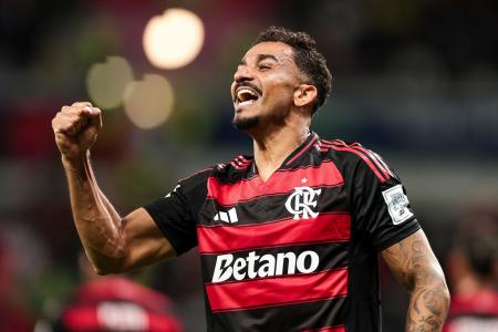 Flamengo x Pyramids: Danilo vibra com gol na semifinal da Copa Intercontinental