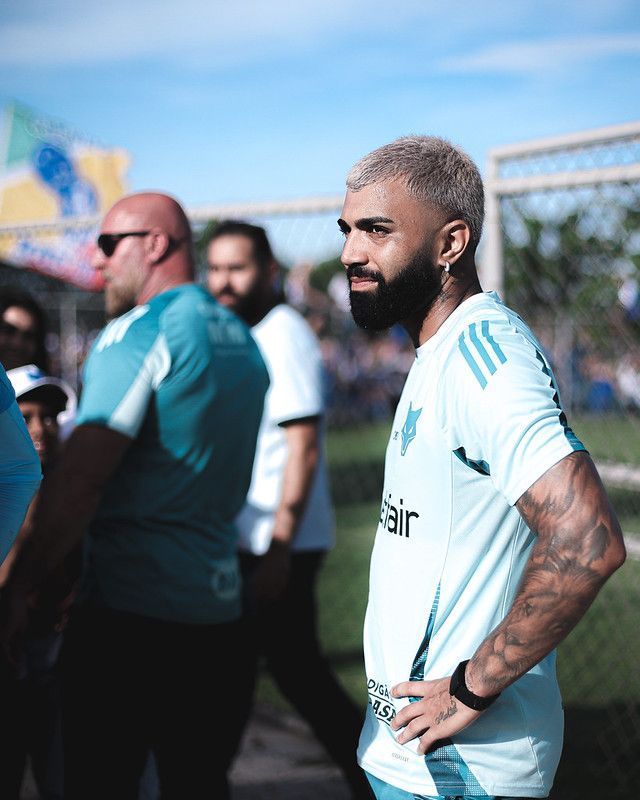 Acertado com o Santos, Gabigol manda recado ao Cruzeiro em dia de aniversário