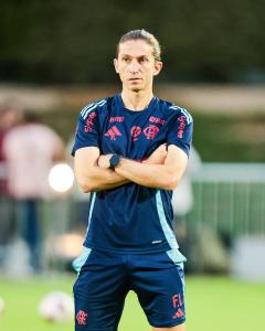 Filipe Luís está no comando do Flamengo em busca da Copa Intercontinental