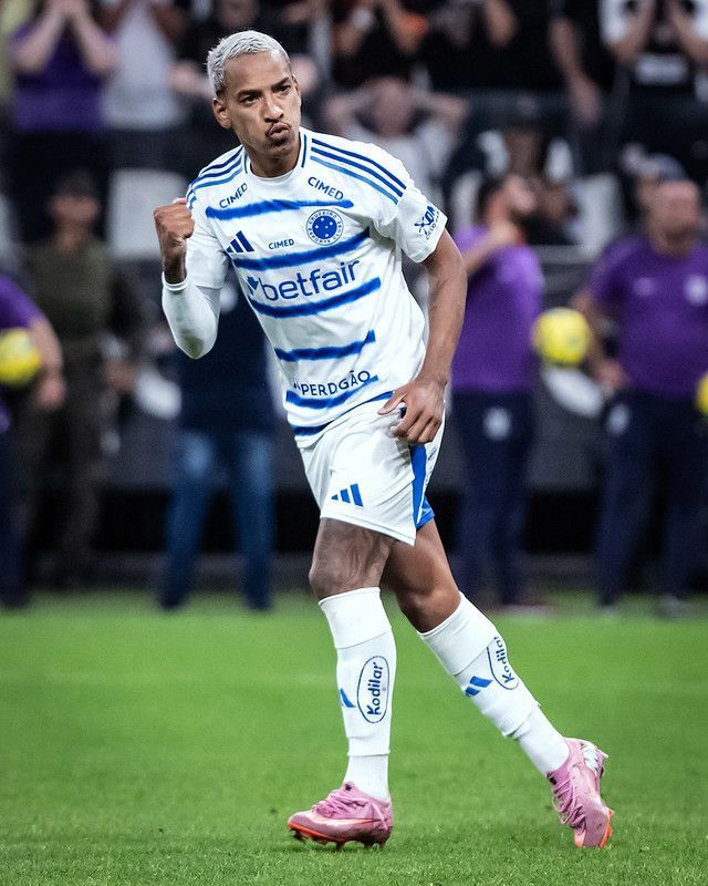 Pedro Junio, do Cruzeiro, revela o que falta para Matheus Pereira renovar contrato