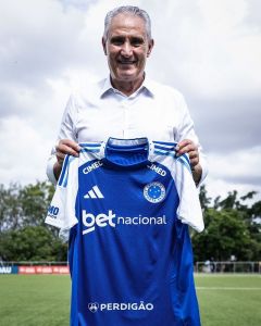 Tite reclamou dos xingamentos da arquibancada
