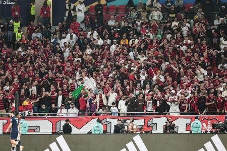 Torcida do Flamengo no estádio Ahmad Bin Al, em Al Rayyan
