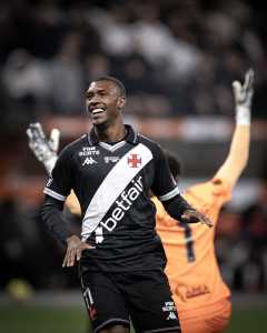 Rayan foi um dos principais jogadores do Vasco na temporada