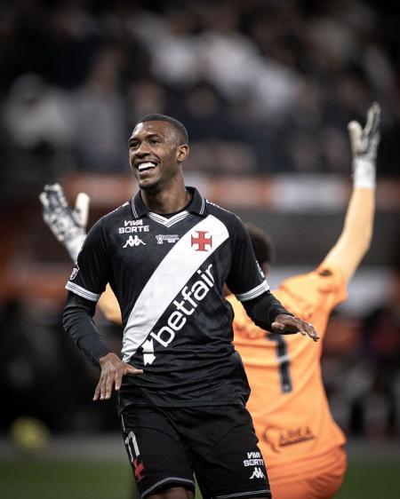 Rayan foi um dos principais jogadores do Vasco na temporada