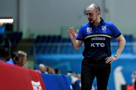 Léo Costa, treinador do KTO Minas, em partida contra o Botafogo