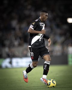 Rayan abriu o placar para o Vasco contra o São Paulo