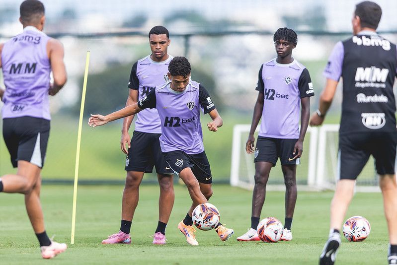 Atlético tem um terço do elenco formado por jogadores da base; veja nomes