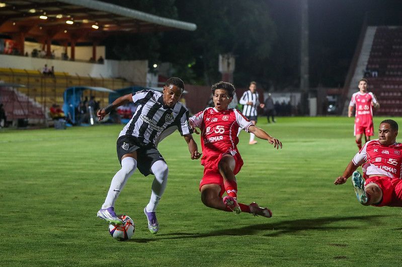 Drible de Gabriel Veneno, joia do Atlético, na Copinha viraliza: ‘Quero ver pegar’