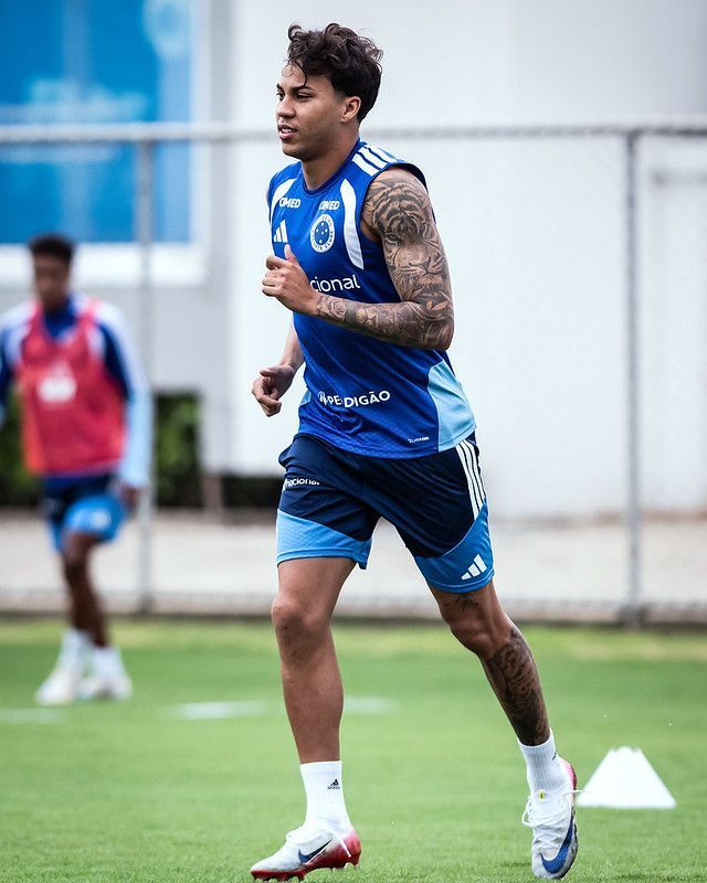 Cruzeiro se reúne com Kaio Jorge para renovação em meio a nova proposta do Flamengo