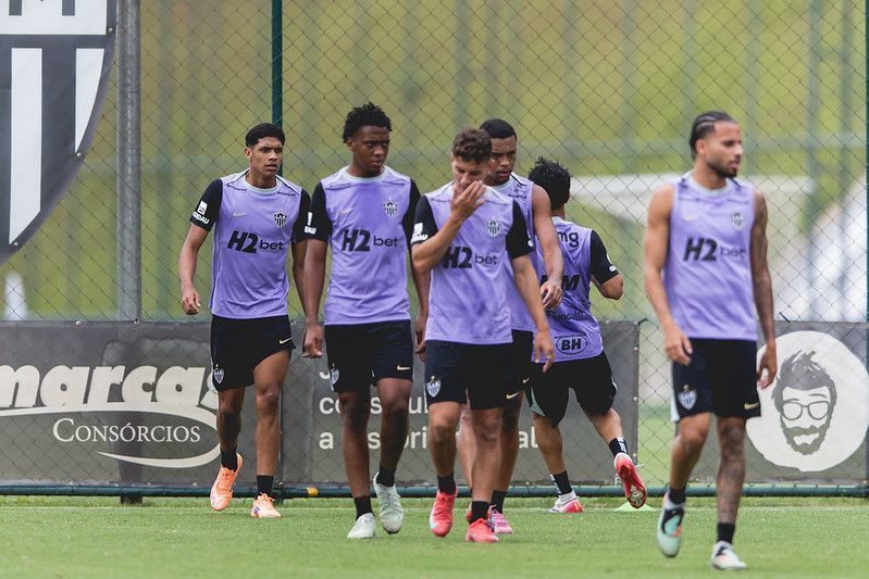 Seis jogadores vivem expectativa de estreia pelo Atlético contra o North