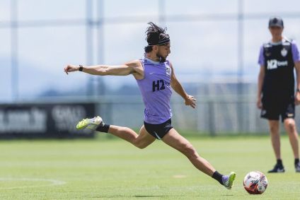 Biel durante treino do Atlético na Cidade do Galo