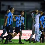 Grêmio goleia o Avenida na estreia de Luís Castro e assume liderança no Gauchão