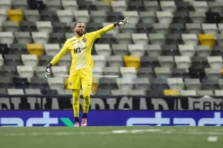 Everson em ação pelo Atlético na Arena MRV