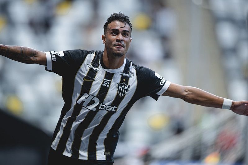 Primeiro gol de Reinier pelo Atlético ganha destaque na Europa, com menção a Hulk