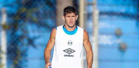 Kannemann em treinamento do Grêmio no CT Luiz Carvalho, em Porto Alegre