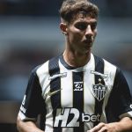 Lateral do Atlético desperta interesse do Corinthians, que prioriza posição