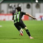 Estreante do América exalta vitória no Mineiro e comenta reviravolta na carreira