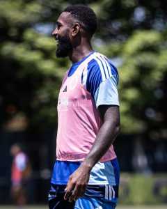 Gerson deve estar à disposição para clássico contra o Atlético