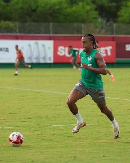 Keno está a caminho do Coritiba; ele soma 133 jogos pelo Fluminense