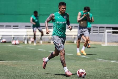 Arana deve ser titular no primeiro jogo do Fluminense na temporada