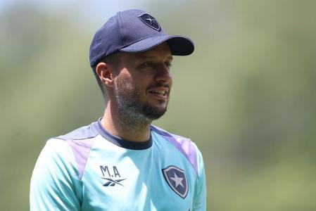 Martin Anselmi é o novo técnico do Botafogo para a temporada