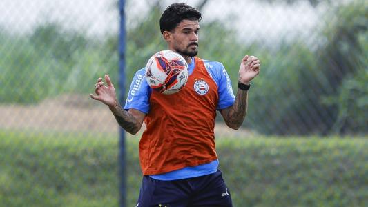 Cauly durante treino do Bahia