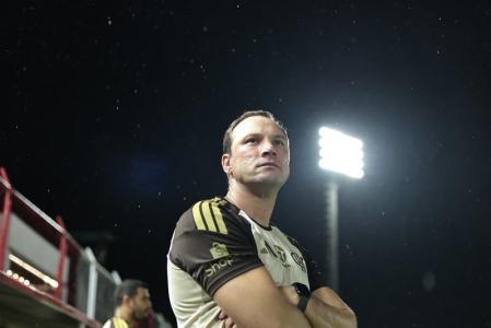 Bruno Pivetti ainda não conseguiu vencer no comando do Flamengo