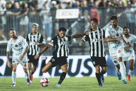 Rony foi vaiado pela torcida do Galo
