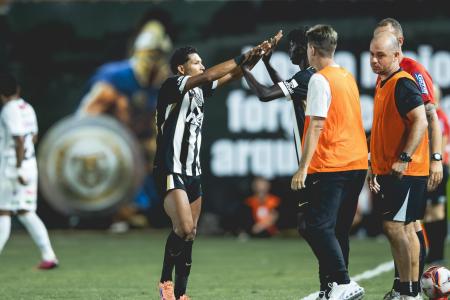 Rony foi defendido pelo auxiliar Diogo Alves após empate do Atlético com o North