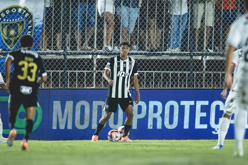 Meia do Atlético é expulso contra o North e vira desfalque na sequência do Mineiro