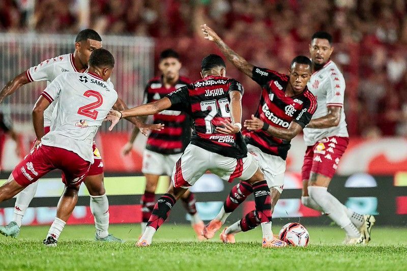 Com início arrasador, Bangu derrota o Flamengo pelo Campeonato Carioca