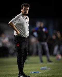 Fernando Diniz falou sobre iminente saída de Rayan do Vasco