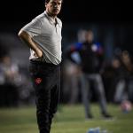 Vasco: Diniz diz o que pensa sobre saída de Rayan e revela arrependimento