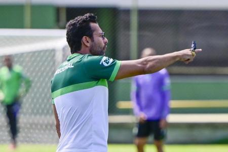 Alberto Valentim, técnico do América